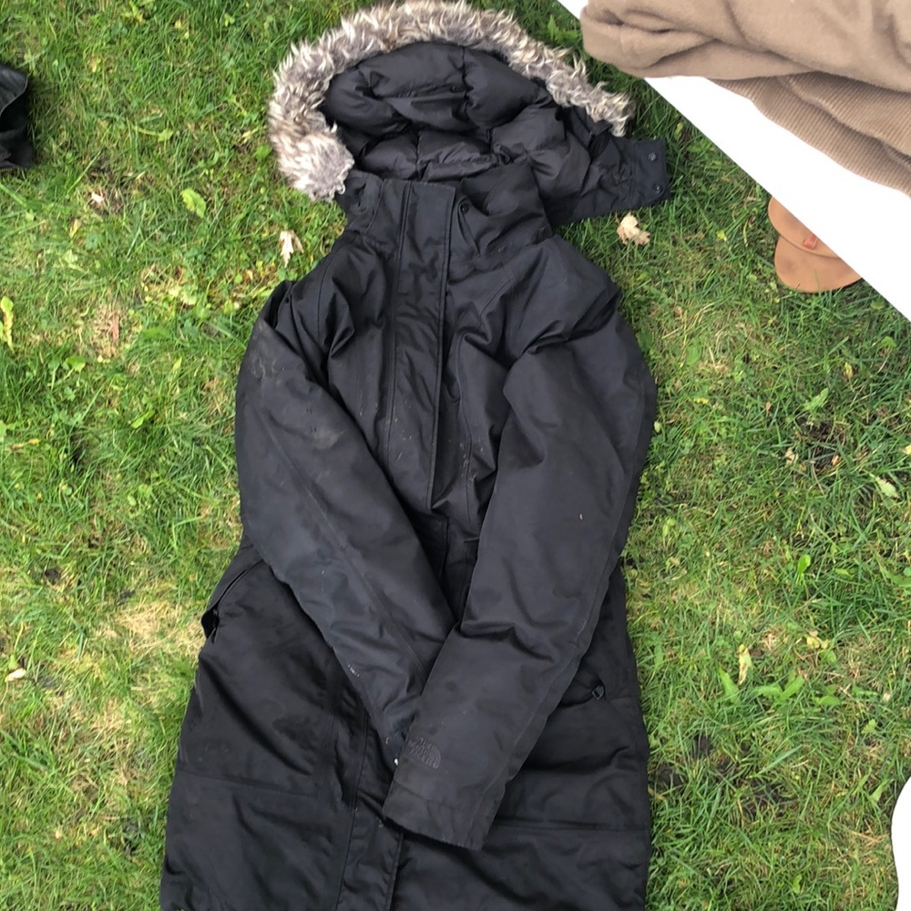 North Face Jacket (Zipper Chatches)